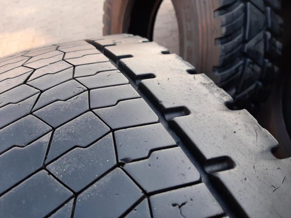 Opona używana ciężarowa 315/70R22.5 BRIDGESTONE ECOPIA H-DRIVE 002; 560zł C2465 - obrazek 9