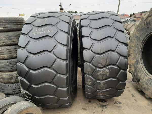 2x Opona używana przemysłowa 26.5R25 BKT EARTH 3500zł W4307