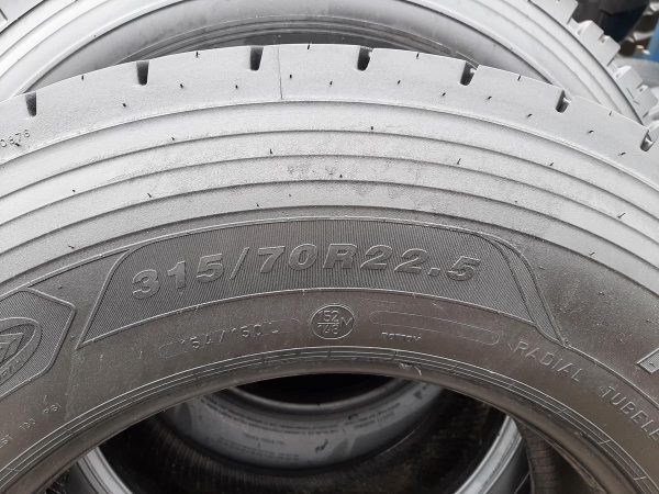 Opona używana ciężarowa 315/70R22.5 GOODYEAR KMAX 680zł C2437 - obrazek 3