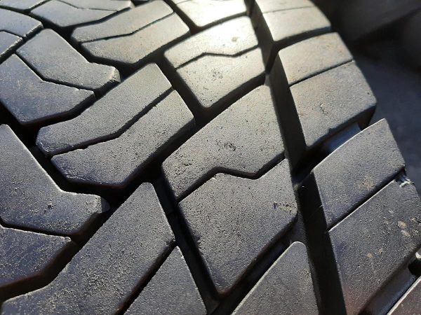 Opona używana ciężarowa 315/70R22.5 GOODYEAR KMAX D GEN-2 750zł C2461 - obrazek 9