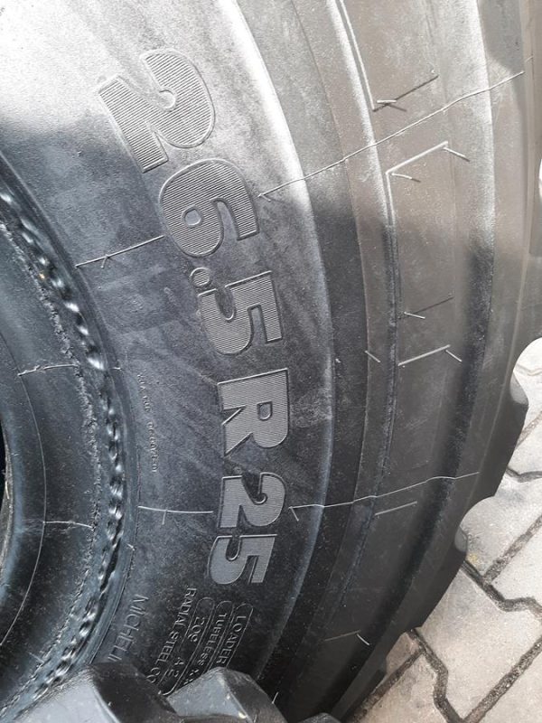 2x Opona używana przemysłowa 26.5R25 MICHELIN XHA2; 3900zł W4362 - obrazek 3