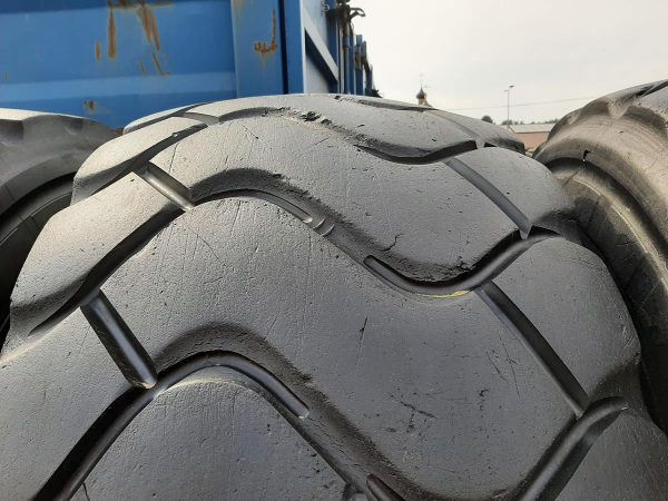 2x Opona używana przemysłowa 26.5R25 MICHELIN XHA2; 3200zł W4363 - obrazek 6
