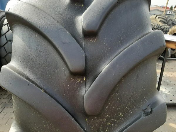 Opona używana rolnicza 650/85R38 FIRESTONE MAXI TRACTION 2800zł W4364 - obrazek 4