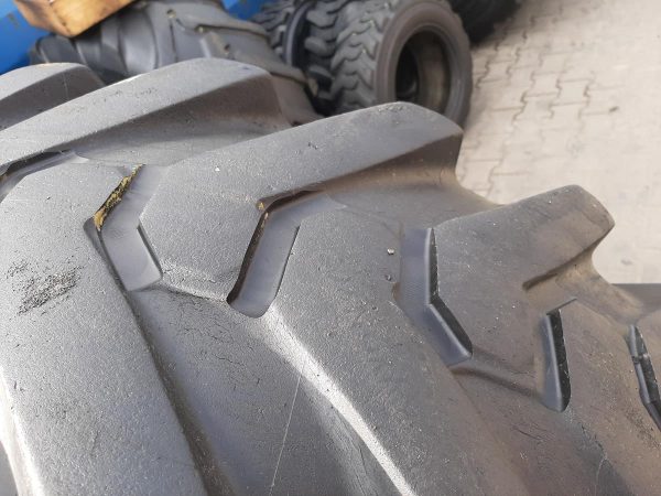 2x Opona używana 440/80-28 16.9-28 ; 440/80R28 MICHELIN 550zł W4369 - obrazek 15