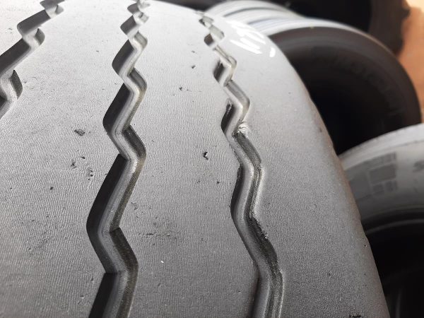 4x Opona używana ciężarowa 385/65R22.5 PIRELLI ITINERIS T90 250zł C2495 - obrazek 12