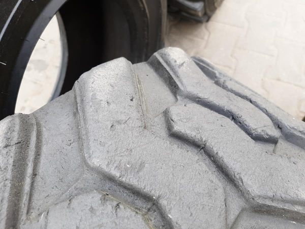 Opona używana przemysłowa 10-16.5 MITAS SKID STEER SK-02; 280zł W4381 - obrazek 5