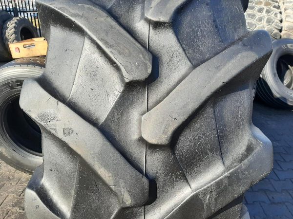 2x Opona używana rolnicza 580/70R38 PIRELLI 900zł W4284 - obrazek 3