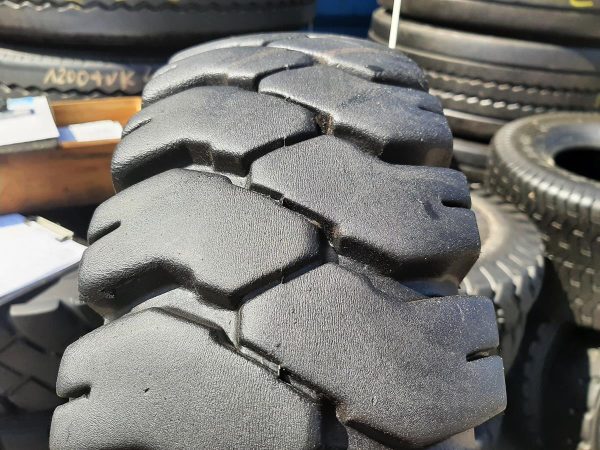 Opona używana przemysłowa 6.50-10 6.50R10 DESTONE 150zł W4399 - obrazek 9