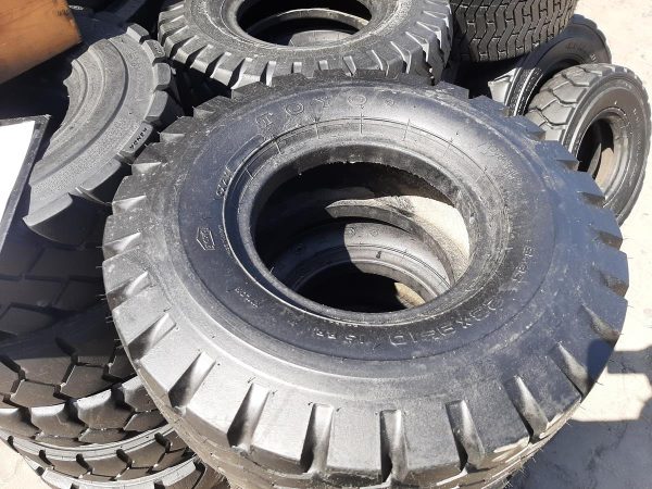Opona używana przemysłowa 23x9-10 TOYO B-35; 180zł W4400 - obrazek 3