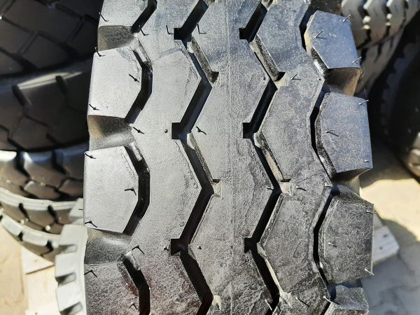 2x Opona używana przemysłowa 21x8-9 TOYO B-35; 150zł W4401 - obrazek 5