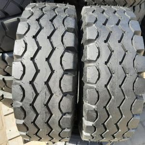 2x Opona używana przemysłowa 21x8-9 TOYO B-35; 150zł W4401