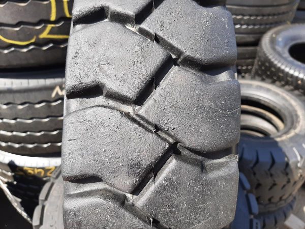 Opona używana przemysłowa 6.50-10 WATTS HUSKY 150zł W4402 - obrazek 4