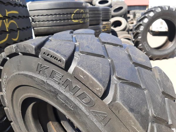 Opona używana przemysłowa 6.50-10 KENDA KINETICK K-610; 60zł W4403 - obrazek 10