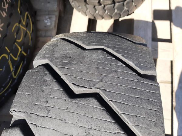 Opona używana przemysłowa 225/75R10 23x9R10 MICHELIN XZM 180zł W4407 - obrazek 5