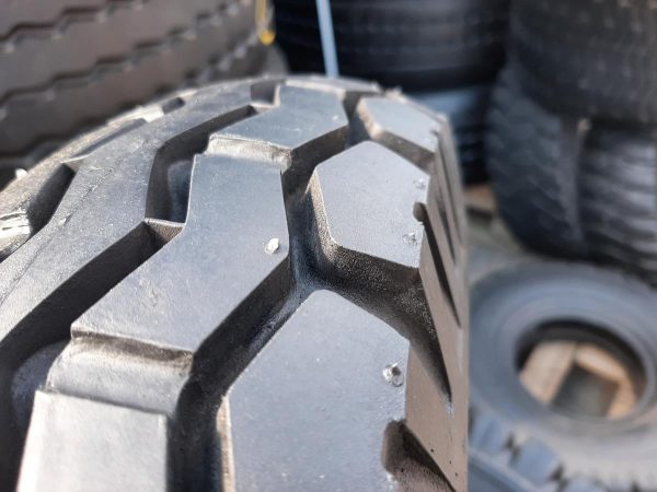Opona używana przemysłowa 6.00-10 VARNAMO IMPLEMENT 130zł W4412 - obrazek 6