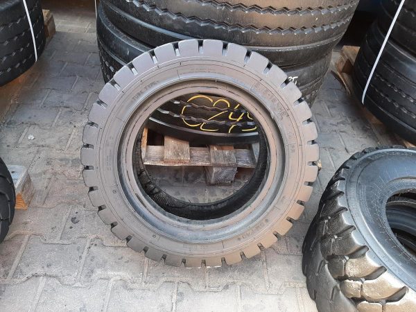 Opona używana przemysłowa 8.15-15 STARMAXX SM-F40 250zł W4416 - obrazek 2