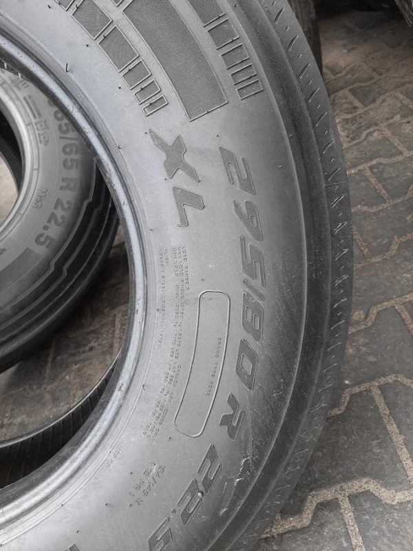 Opona używana ciężarowa 295/80R22.5 PIRELLI FH 01 COACH XL 550zł C2516 - obrazek 3