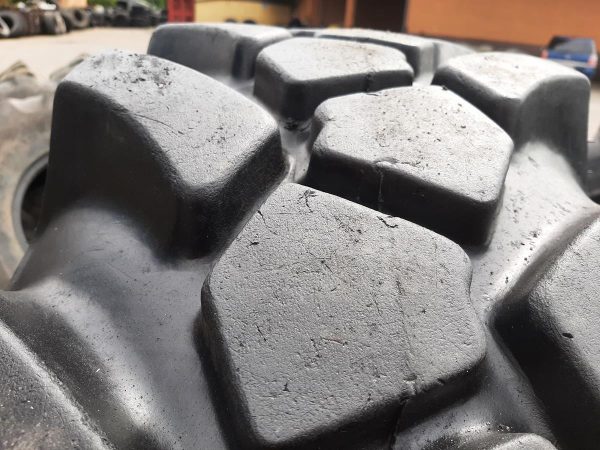 Opona używana przemysłowa 15.5-25 JCB MPT SITEMASTER 1300zł W4423 - obrazek 10