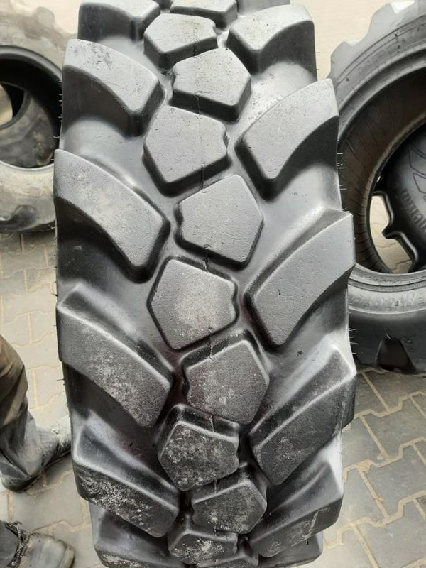 Opona używana przemysłowa 15.5-25 JCB MPT SITEMASTER 1300zł W4423
