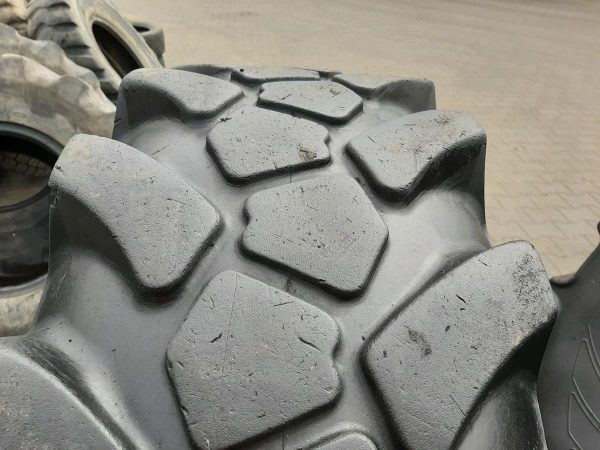 Opona używana przemysłowa 15.5-25 JCB MPT SITEMASTER 900zł W4424 - obrazek 5