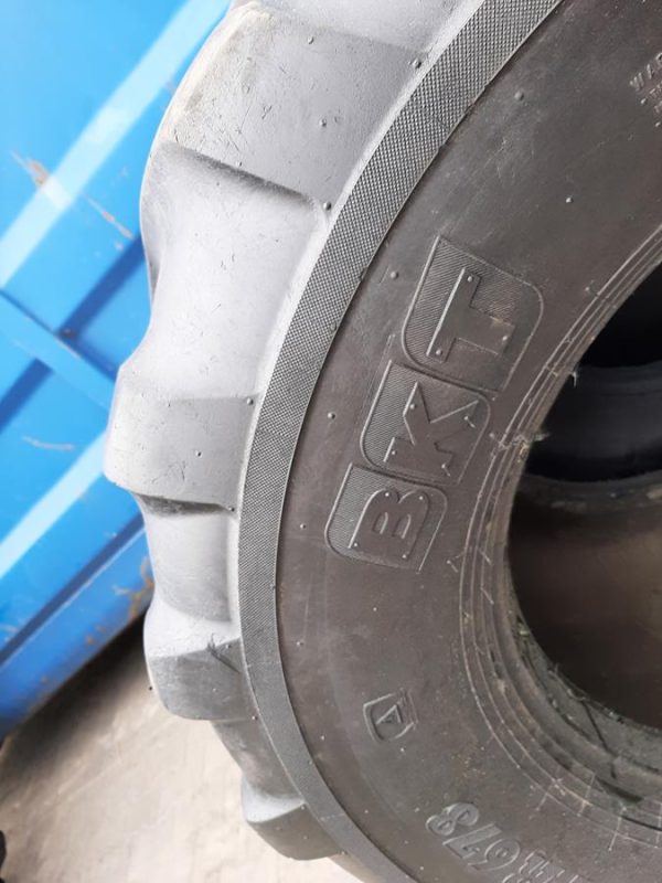 2x Opona używana rolnicza 650/45-22.5 BKT FLOTATION TR 678 1700zł W4430 - obrazek 9