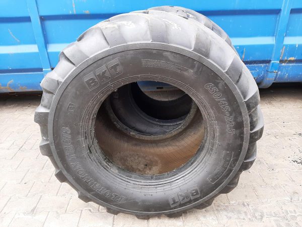 2x Opona używana rolnicza 650/45-22.5 BKT FLOTATION TR 678 1700zł W4430 - obrazek 2