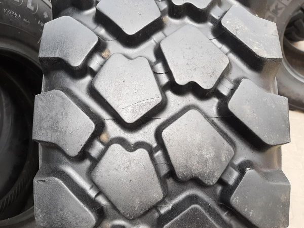 Opona używana przemysłowa 395/85R20 MICHELIN XZL 900zł W4433 - obrazek 5