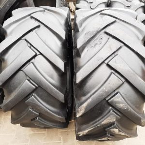 2x Opona używana przemysłowa 400/70-20 ; 16.0/70-20 BKT AS504 600zł W4440