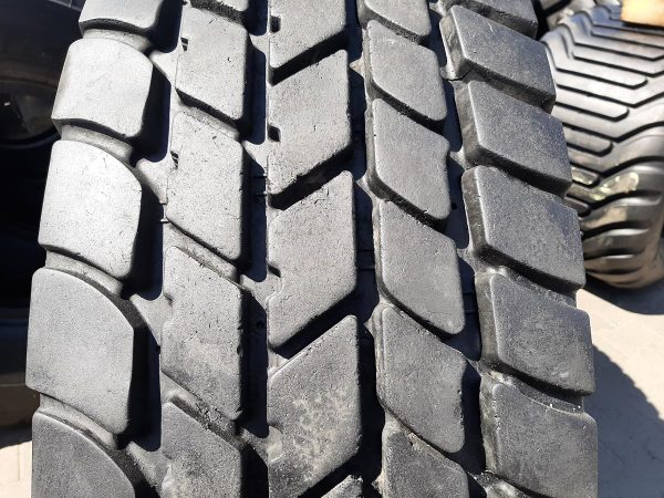 Opona używana przemysłowa 445/95R25 MICHELIN X-CRANE+ 3500zł W4447 - obrazek 4