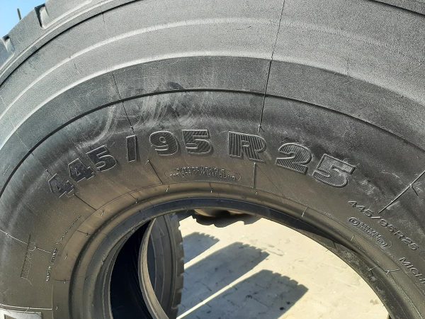 Opona używana przemysłowa 445/95R25 MICHELIN X-CRANE+ 3500zł W4447 - obrazek 3