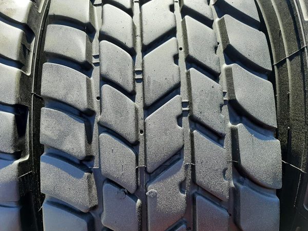 2x Opona używana przemysłowa 445/95R25 MICHELIN X-CRANE+ 3400zł W4448 - obrazek 5