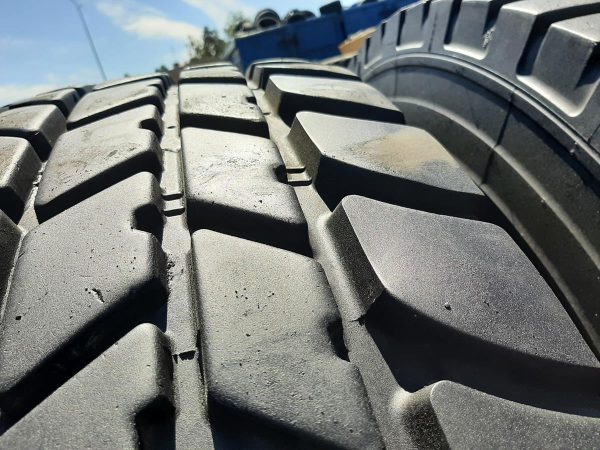 2x Opona używana przemysłowa 445/95R25 MICHELIN X-CRANE+ 3400zł W4448 - obrazek 9