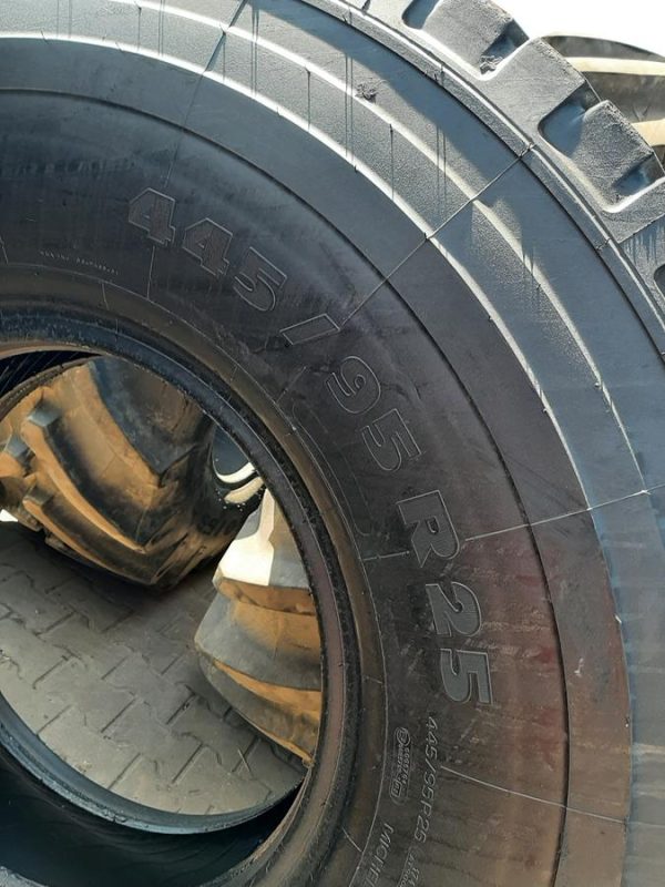 2x Opona używana przemysłowa 445/95R25 MICHELIN X-CRANE+ 4200zł W4449 - obrazek 3