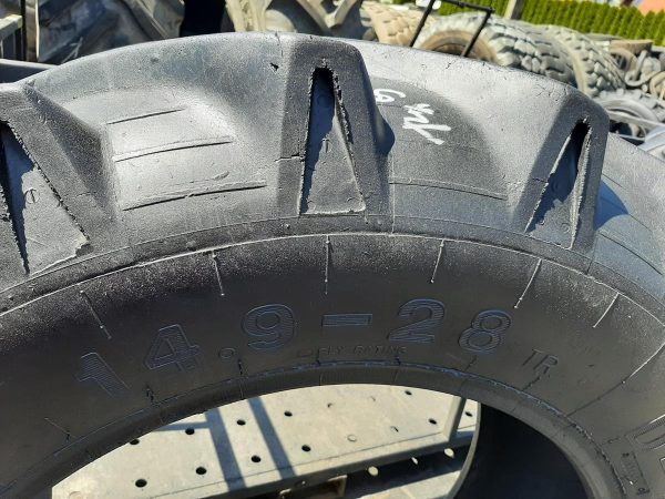 Opona używana rolnicza 14.9-28 TRAYLER D-120; 400zł W4453 - obrazek 3