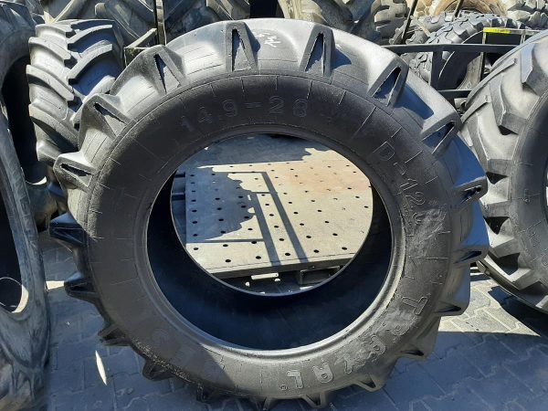 Opona używana rolnicza 14.9-28 TRAYLER D-120; 400zł W4453 - obrazek 2