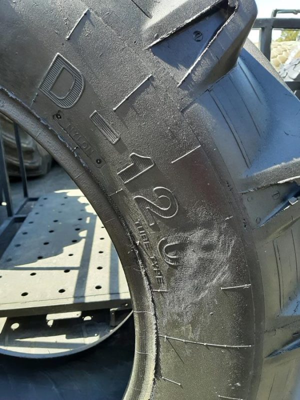 Opona używana rolnicza 14.9-28 TRAYLER D-120; 400zł W4453 - obrazek 8