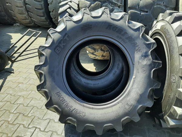 Opona używana rolnicza 420/70R24 BKT AGRIMAX RT765; 1000zł W4455 - obrazek 2