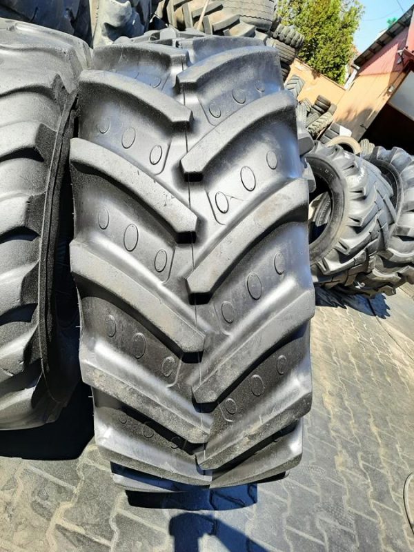 Opona używana rolnicza 420/70R24 BKT AGRIMAX RT765; 1000zł W4455