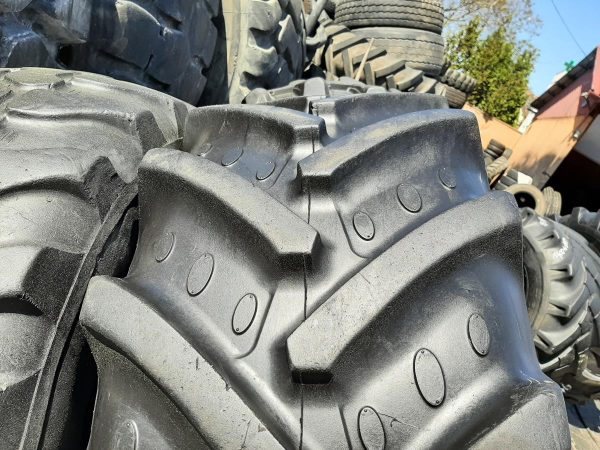 Opona używana rolnicza 420/70R24 BKT AGRIMAX RT765; 1000zł W4455 - obrazek 4