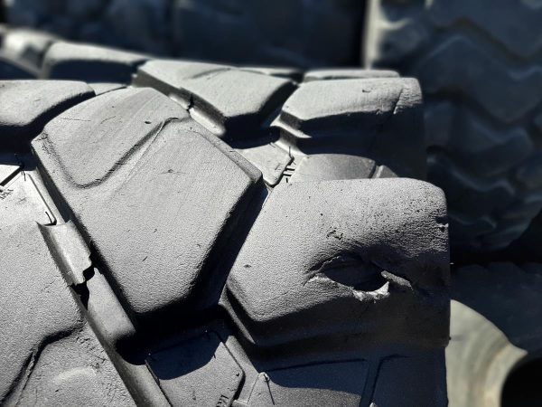 Opona używana przemysłowa 460/70-24 ; 17.5-24 CAMSO MPT 753 1400zł W4458 - obrazek 6
