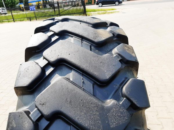 Opona używana przemysłowa 17.5-25 ROADHIKER W-2; 1000zł W4464 - obrazek 5