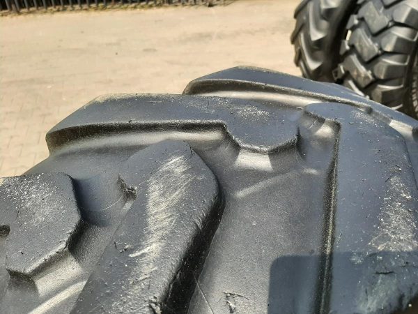 Opona używana przemysłowa 400/80-24 ; 15.5/80-24 MICHELIN POWER CL 1000zł W4465 - obrazek 12