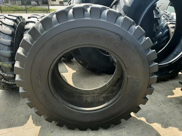 Opona używana przemysłowa 440/80R28 FIRESTONE 800zł W4477 - obrazek 2