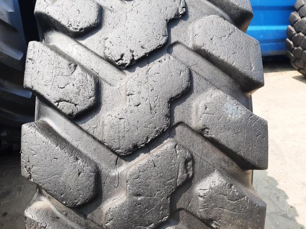Opona używana przemysłowa 440/80R28 FIRESTONE 800zł W4477 - obrazek 5