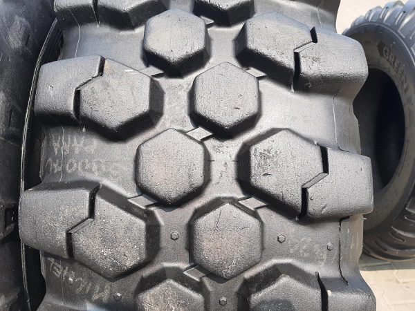 2x Opona używana 460/70R24 17.5R24 MICHELIN BIBLOAD 1900zł W4479 - obrazek 5