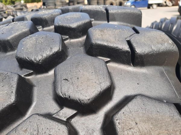 2x Opona używana 460/70R24 17.5R24 MICHELIN BIBLOAD 1900zł W4479 - obrazek 6