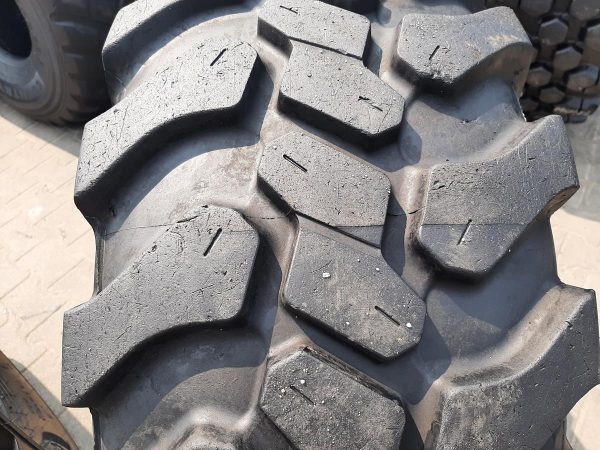 Opona używana przemysłowa 405/70R20 16/70R20 LEAO STRONGMAX LR400; 700zł W4480 - obrazek 4