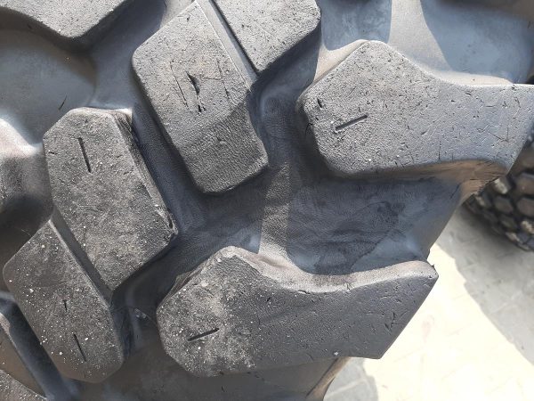 Opona używana przemysłowa 405/70R20 16/70R20 LEAO STRONGMAX LR400; 700zł W4480 - obrazek 8