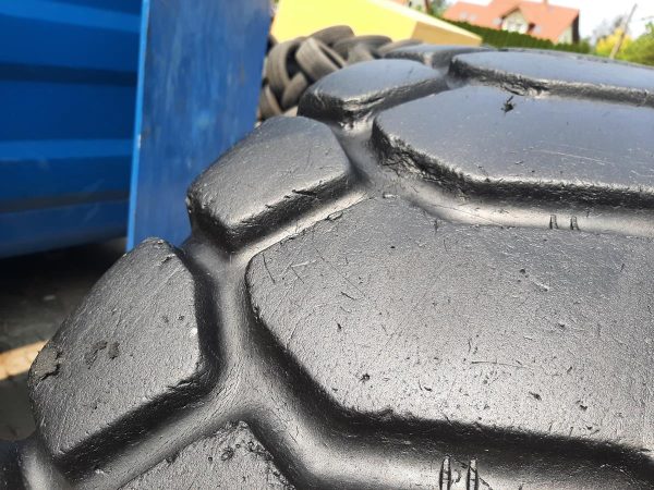Opona używana przemysłowa 20.5R25 BKT EARTHMAX 1600zł W4481 - obrazek 7