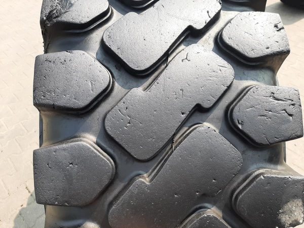 Opona używana przemysłowa 17.5-25 SOLIDEAL LOADMASTER W4483 - obrazek 4